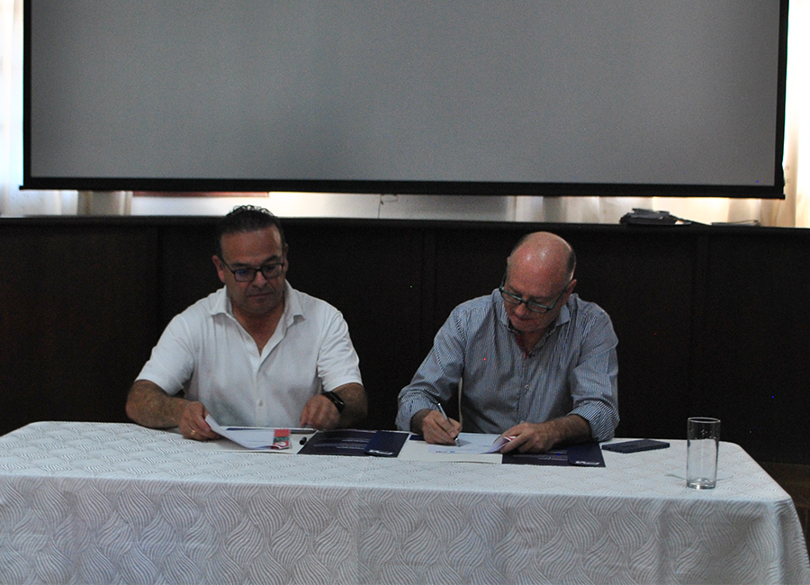 Convenio estratégico entre ADA y PUNTOMAQ busca soluciones energéticas para el sector avícola cruceño